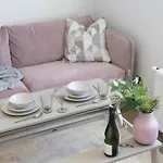 Pearl Residences - Stylish & Private Garden House - Near & Center Appartamento Pärnu