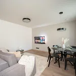 Appartamento Pearl Residences - Stylish & Private Garden House - Near & Center *