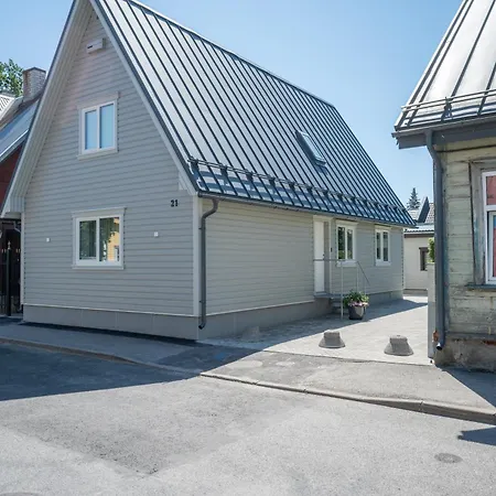 Pearl Residences - Stylish & Private Garden House - Near & Center 公寓
