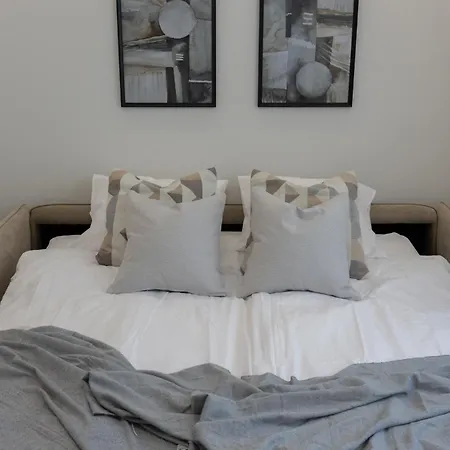 Pearl Residences - Stylish & Private Garden House - Near & Center *