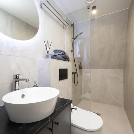Pearl Residences - Stylish & Private Garden House - Near & Center Apartman
