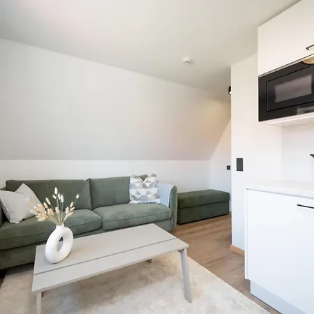 Apartman Pearl Residences - Stylish & Private Garden House - Near & Center *