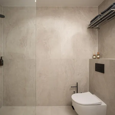 Pearl Residences - Stylish & Private Garden House - Near & Center Apartman Pärnu