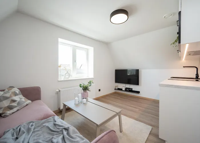 Pearl Residences - Stylish Apartments & Private Garden House - Near Beach & Center Lejlighed *