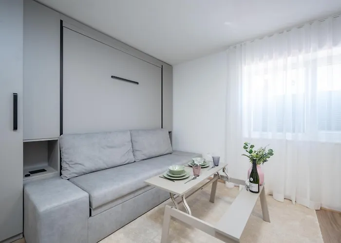 Lejlighed Pearl Residences - Stylish Apartments & Private Garden House - Near Beach & Center *