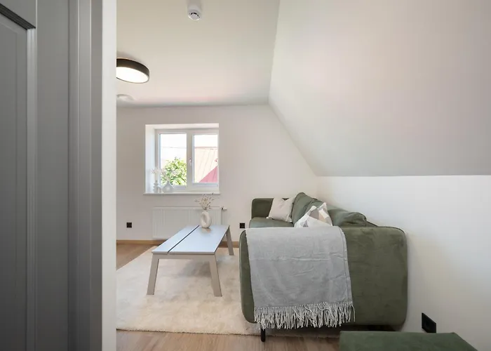 Pearl Residences - Stylish Apartments & Private Garden House - Near Beach & Center *