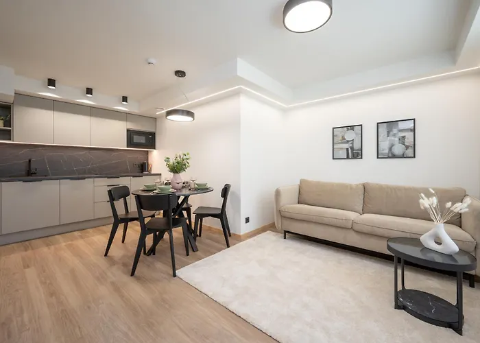 Pearl Residences Apartament Parnawa