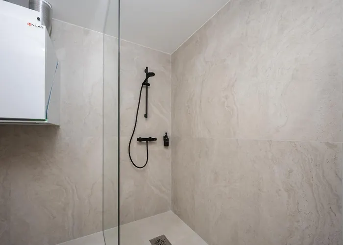 Pearl Residences - Stylish Apartments & Private Garden House - Near Beach & Center * Pärnu