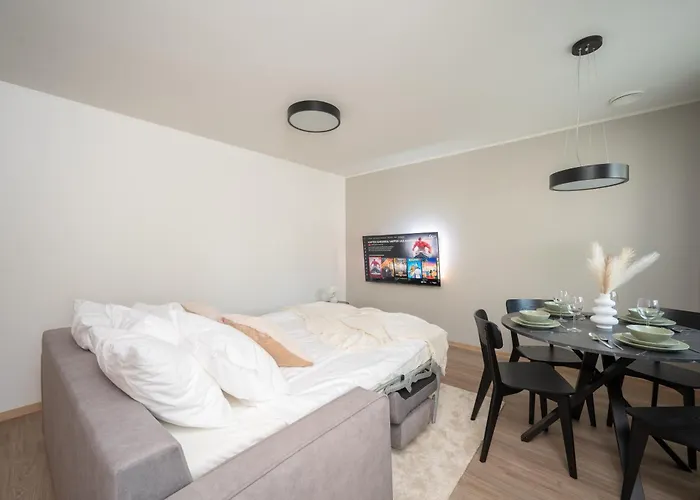 Pearl Residences * Parnawa